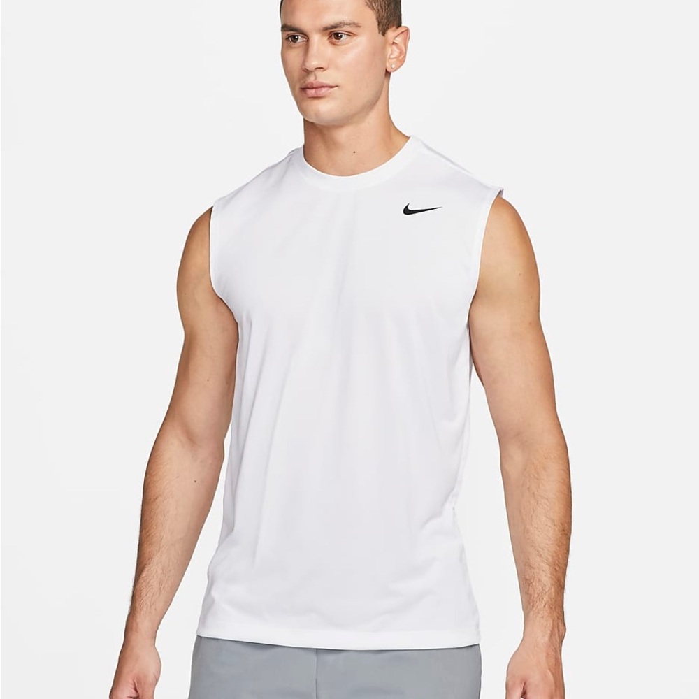 Nike Men's White Sleeveless Shirt